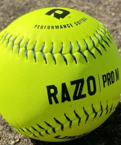 DeMarini RAZZO 12" PRO M USSSA Slowpitch Softballs (Dozen): WTDRZPMC12UB -wp populaire magasin PhotoMar11 121157PM scaled
