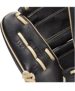 2021 Wilson A2000 B2SS 12" SuperSkin Pitcher's Baseball Glove: WBW10010012 -wp populaire magasin WBW100100 6 A2000 P B2SS 12 BlackSS Blonde.png.cq5dam.web .1200.1200