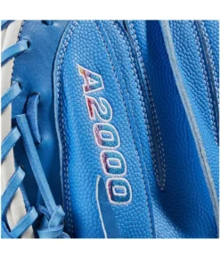2023 Wilson A2000 Love The Moment CM33 33" Baseball Catcher's Mitt: WBW10084833 -wp populaire magasin WBW100848 5 A2000 C LTM CM33 33 AutismSpeaksBlue.png.cq5dam.web .1200.1200