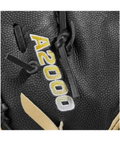 2023 Wilson A2000 1679 Super Skin 12.5" Baseball First Base Mitt: WBW100979125 -wp populaire magasin WBW100979 5 A2000 1B 1679SS 125 Black BlackSS Blonde.png.cq5dam.web .1200.1200