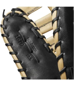 2023 Wilson A2000 1679 Super Skin 12.5" Baseball First Base Mitt: WBW100979125 -wp populaire magasin WBW100979 6 A2000 1B 1679SS 125 Black BlackSS Blonde.png.cq5dam.web .1200.1200