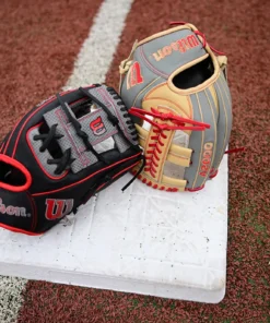 2023 Wilson A2000 PF88 Super Skin 11.25" Infield Baseball Glove: WBW1009811125 -wp populaire magasin WBW1009811125 Lifestyle2